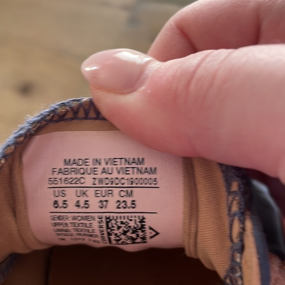 Converse slip on shoes - Picture 3 of 4